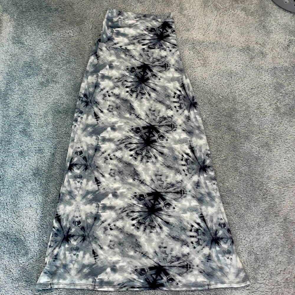 Lily Rose maxi skirt - blue gray tye dye - size small